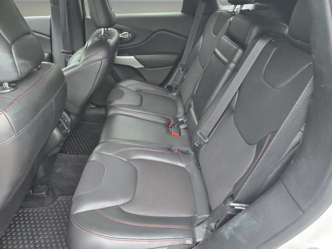 2018 /Black Jeep Cherokee Trailhawk (1C4PJMBX1JD) with an Other engine, located at 3959 U.S. 80 W, Phenix City, AL, 36870, (334) 297-4885, 32.469296, -85.135185 - **Unleash Adventure with the 2018 Jeep Cherokee Trailhawk Your Perfect Companion for Every Journey!**<br /> <br /> Are you ready to elevate your outdoor escapades or simply enhance your daily commute? Look no further than the 2018 Jeep Cherokee Trailhawk, available now at Gils Auto in Phenix City, - Photo#13