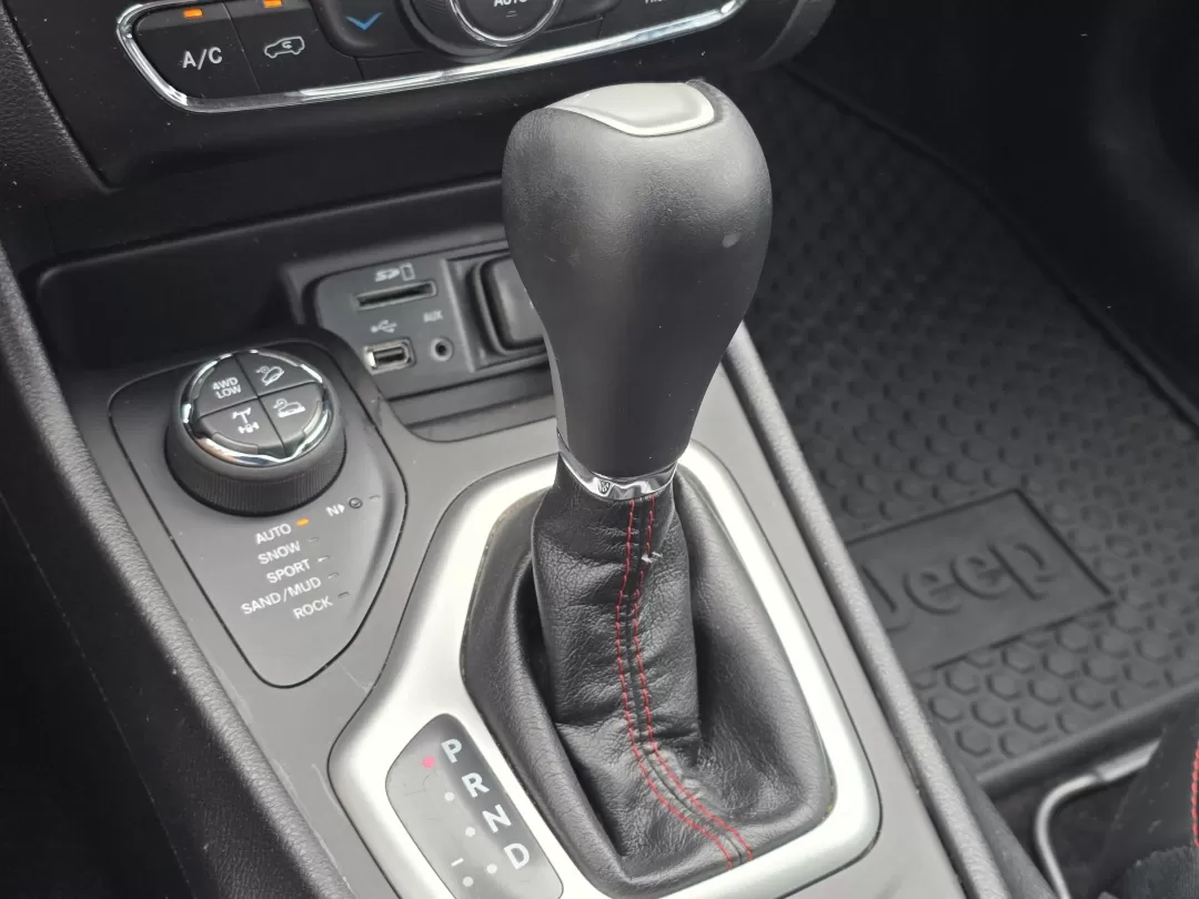 2018 /Black Jeep Cherokee Trailhawk (1C4PJMBX1JD) with an Other engine, located at 3959 U.S. 80 W, Phenix City, AL, 36870, (334) 297-4885, 32.469296, -85.135185 - **Unleash Adventure with the 2018 Jeep Cherokee Trailhawk Your Perfect Companion for Every Journey!**<br /> <br /> Are you ready to elevate your outdoor escapades or simply enhance your daily commute? Look no further than the 2018 Jeep Cherokee Trailhawk, available now at Gils Auto in Phenix City, - Photo#16