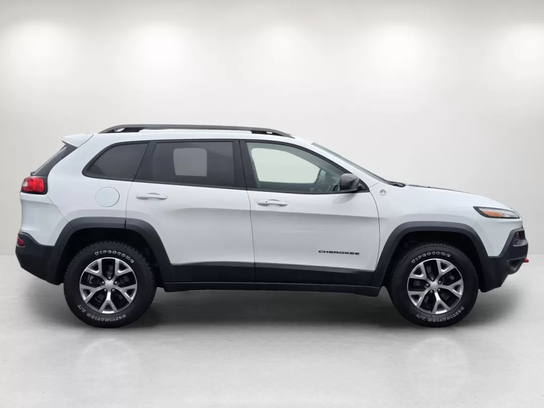 2018 /Black Jeep Cherokee Trailhawk (1C4PJMBX1JD) with an Other engine, located at 7000 Northlake Connector, Columbus, GA, 31904, (706) 987-8085, 32.524975, -84.978134 - 2018 Jeep Cherokee Trailhawk - Photo#3