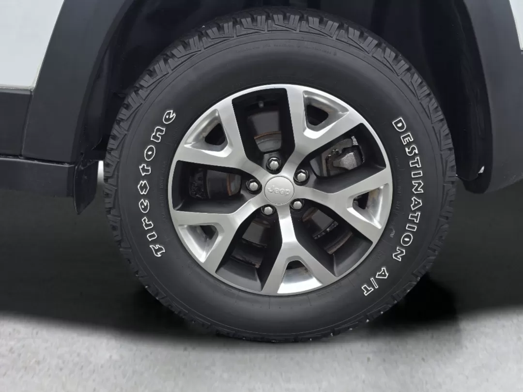 2018 /Black Jeep Cherokee Trailhawk (1C4PJMBX1JD) with an Other engine, located at 7000 Northlake Connector, Columbus, GA, 31904, (706) 987-8085, 32.524975, -84.978134 - 2018 Jeep Cherokee Trailhawk - Photo#8