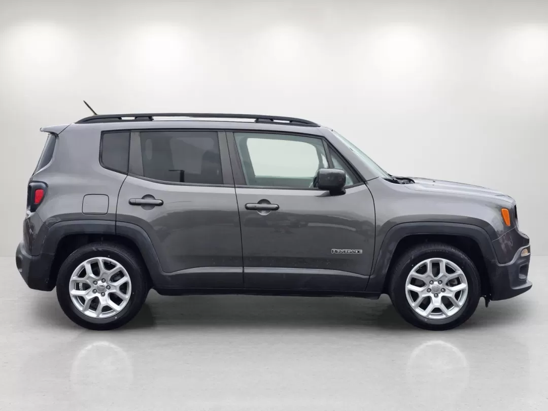 2017 /Black Jeep Renegade Latitude (ZACCJABB8HP) with an Other engine, located at 3959 U.S. 80 W, Phenix City, AL, 36870, (334) 297-4885, 32.469296, -85.135185 - **Adventure Awaits: Explore the 2017 Jeep Renegade Latitude at Gils Auto**<br /> <br /> Are you ready to elevate your weekend adventures or tackle your daily commute with flair? The 2017 Jeep Renegade Latitude is the perfect crossover for those who crave both style and functionality. With its rugged - Photo#4