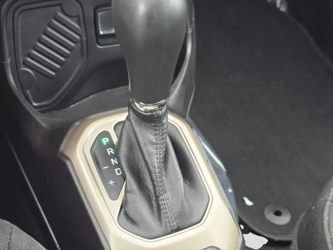 2017 /Black Jeep Renegade Latitude (ZACCJABB8HP) with an Other engine, located at 3959 U.S. 80 W, Phenix City, AL, 36870, (334) 297-4885, 32.469296, -85.135185 - **Adventure Awaits: Explore the 2017 Jeep Renegade Latitude at Gils Auto**<br /> <br /> Are you ready to elevate your weekend adventures or tackle your daily commute with flair? The 2017 Jeep Renegade Latitude is the perfect crossover for those who crave both style and functionality. With its rugged - Photo#15