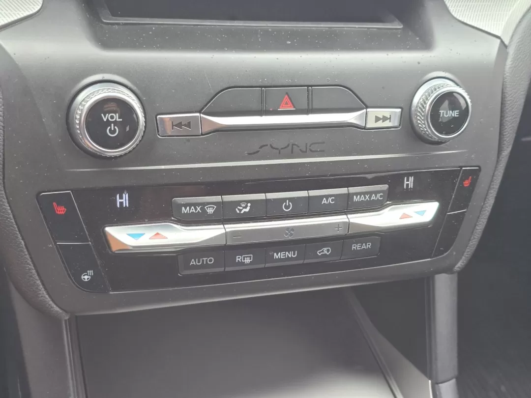 2020 Ford Explorer XLT (1FMSK8DH0LG) with an Other engine, located at 3959 U.S. 80 W, Phenix City, AL, 36870, (334) 297-4885, 32.469296, -85.135185 - Experience the perfect blend of adventure and practicality with this stunning 2020 Ford Explorer XLT, available now at Gils Auto in Phenix City, AL. If you're looking for a vehicle that's great for growing families, perfect for weekend adventures, and ideal for long commutes, this SUV checks all the - Photo#17