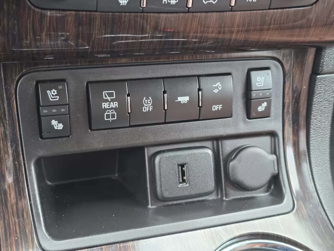 2015 /Ebony/Saddle Up Chevrolet Traverse LTZ (1GNKVJKD1FJ) with an Other engine, located at 3959 U.S. 80 W, Phenix City, AL, 36870, (334) 297-4885, 32.469296, -85.135185 - **Adventure Awaits with the 2015 Chevrolet Traverse LTZ Perfect for Growing Families!**<br /> <br /> Are you a family on the go, seeking a reliable and spacious SUV that effortlessly balances style with functionality? Look no further than the stunning 2015 Chevrolet Traverse LTZ, available now at G - Photo#18