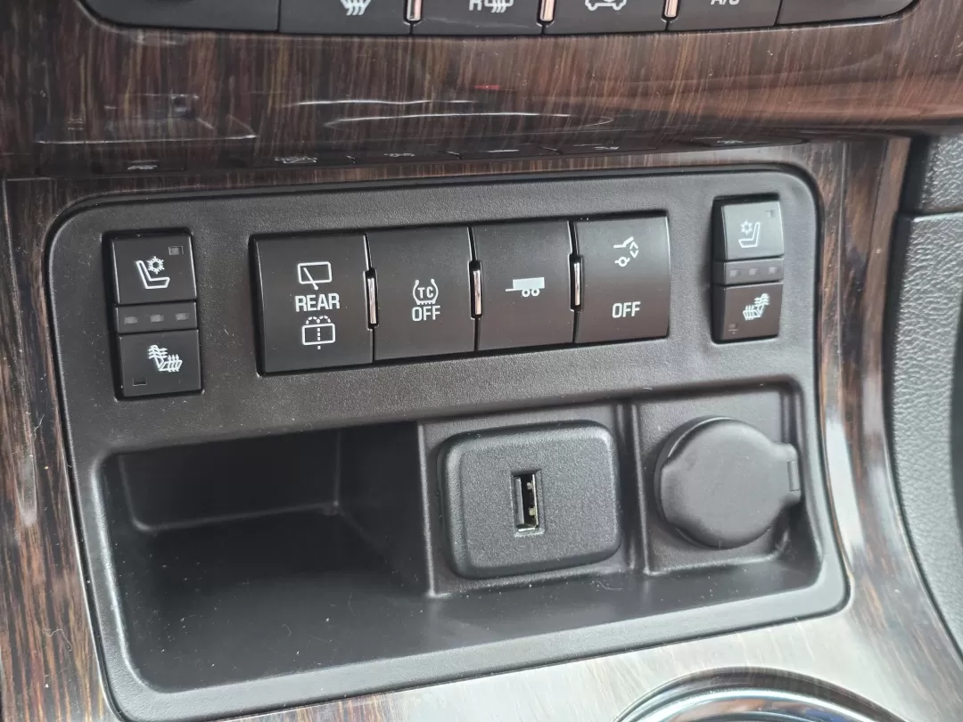 2015 /Ebony/Saddle Up Chevrolet Traverse LTZ (1GNKVJKD1FJ) with an Other engine, located at 3959 U.S. 80 W, Phenix City, AL, 36870, (334) 297-4885, 32.469296, -85.135185 - **Adventure Awaits with the 2015 Chevrolet Traverse LTZ Perfect for Growing Families!**<br /> <br /> Are you a family on the go, seeking a reliable and spacious SUV that effortlessly balances style with functionality? Look no further than the stunning 2015 Chevrolet Traverse LTZ, available now at G - Photo#19