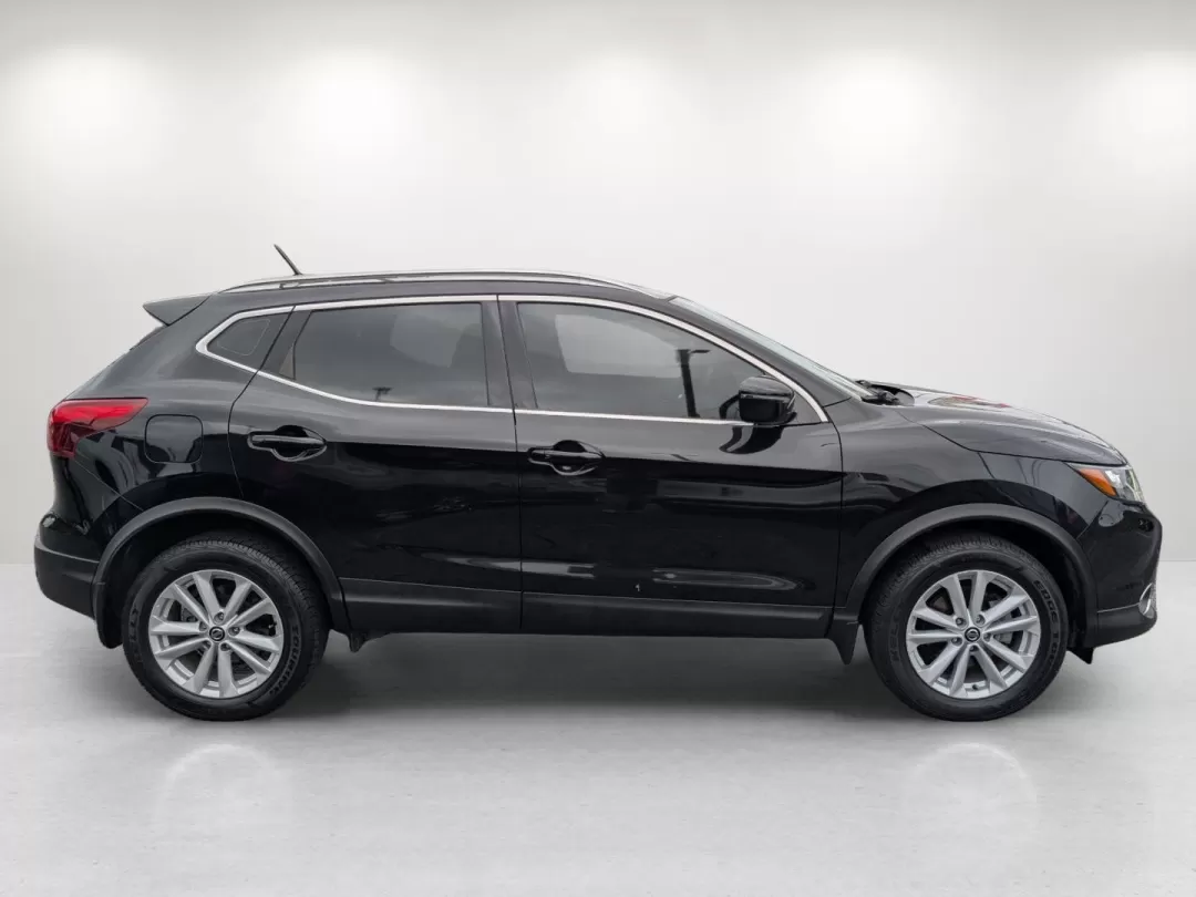 2019 /Charcoal Nissan Rogue SV (JN1BJ1CP0KW) with an Other engine, located at 3959 U.S. 80 W, Phenix City, AL, 36870, (334) 297-4885, 32.469296, -85.135185 - Are you in the market for a vehicle that seamlessly blends comfort, style, and functionality? Look no further than this 2019 Nissan Rogue SV, available now at Gils Auto in Phenix City, AL. This sporty SUV is not only a perfect companion for growing families, but it's also an ideal choice for those w - Photo#3