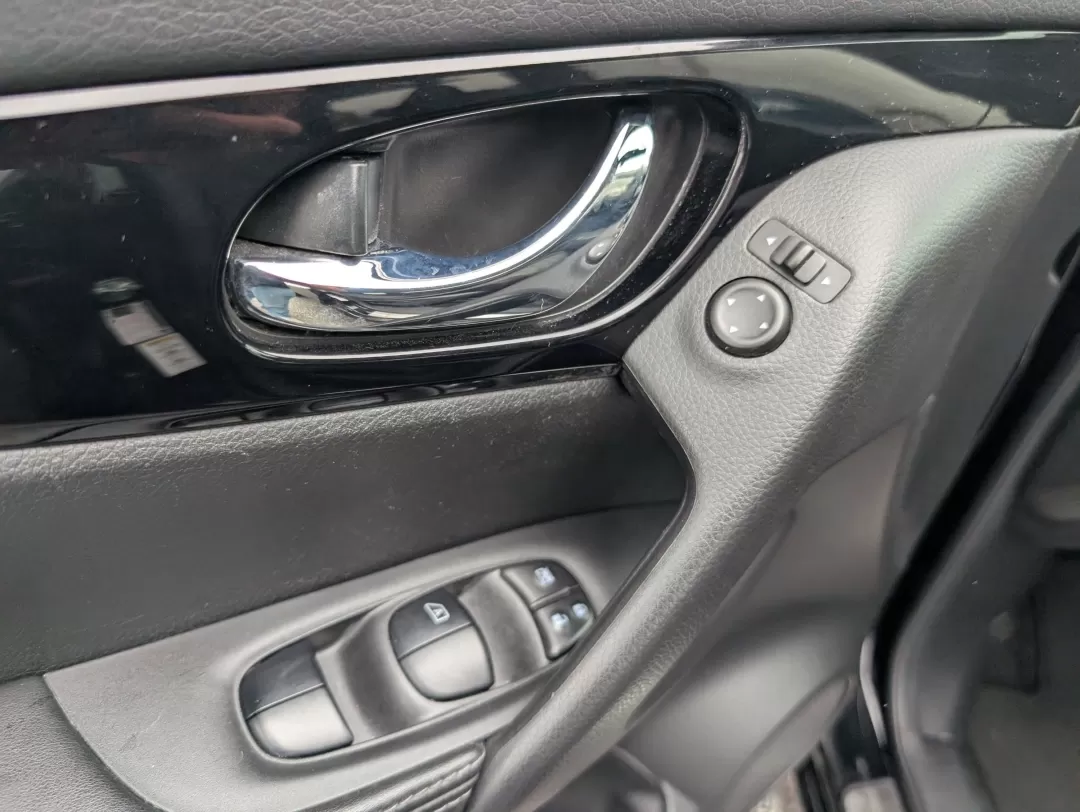 2019 /Charcoal Nissan Rogue SV (JN1BJ1CP0KW) with an Other engine, located at 3959 U.S. 80 W, Phenix City, AL, 36870, (334) 297-4885, 32.469296, -85.135185 - Are you in the market for a vehicle that seamlessly blends comfort, style, and functionality? Look no further than this 2019 Nissan Rogue SV, available now at Gils Auto in Phenix City, AL. This sporty SUV is not only a perfect companion for growing families, but it's also an ideal choice for those w - Photo#8