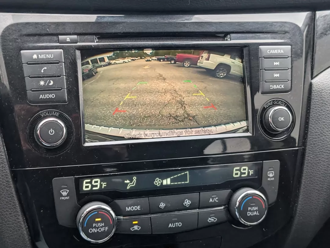 2019 /Charcoal Nissan Rogue SV (JN1BJ1CP0KW) with an Other engine, located at 3959 U.S. 80 W, Phenix City, AL, 36870, (334) 297-4885, 32.469296, -85.135185 - Are you in the market for a vehicle that seamlessly blends comfort, style, and functionality? Look no further than this 2019 Nissan Rogue SV, available now at Gils Auto in Phenix City, AL. This sporty SUV is not only a perfect companion for growing families, but it's also an ideal choice for those w - Photo#15