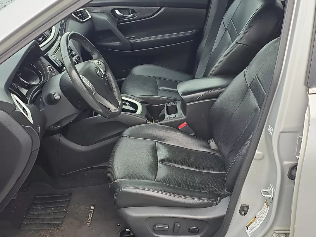 2016 /Charcoal Nissan Rogue SL (5N1AT2MT3GC) with an Other engine, located at 3959 U.S. 80 W, Phenix City, AL, 36870, (334) 297-4885, 32.469296, -85.135185 - 2016 Nissan Rogue SL - Photo#13