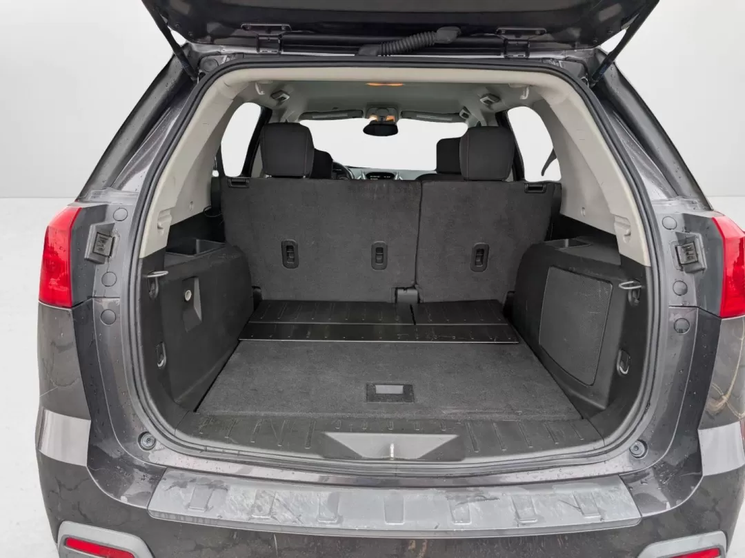 2015 /Jet Black GMC Terrain SLE (2GKALMEK4F6) with an Other engine, located at 7000 Northlake Connector, Columbus, GA, 31904, (706) 987-8085, 32.524975, -84.978134 - 2015 GMC Terrain SLE - Photo#7