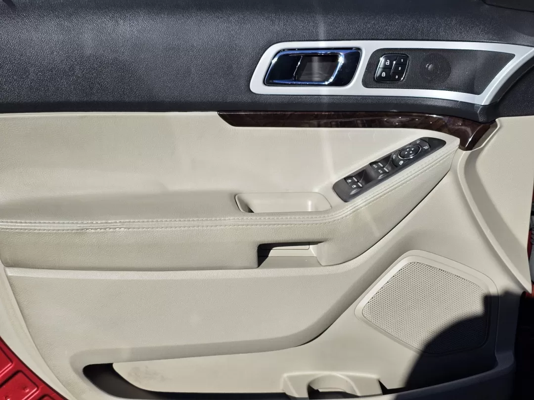 2013 Ford Explorer Limited (1FM5K7F92DG) with an Other engine, located at 3959 U.S. 80 W, Phenix City, AL, 36870, (334) 297-4885, 32.469296, -85.135185 - Are you ready to elevate your family adventures or daily commutes? Look no further than the 2013 Ford Explorer Limited, a versatile SUV that seamlessly blends style, comfort, and functionality. At Gils Auto in Phenix City, AL, we understand the importance of having a reliable vehicle that fits your - Photo#8