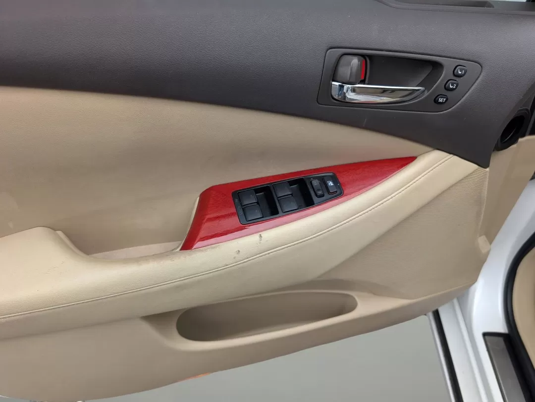 2008 /Cashmere Lexus ES 350 (JTHBJ46G782) with an Other engine, located at 3959 U.S. 80 W, Phenix City, AL, 36870, (334) 297-4885, 32.469296, -85.135185 - **Experience Unmatched Comfort and Style with the 2008 Lexus ES 350 at Gils Auto Phenix City, AL!**<br /> <br /> If you're in the market for a luxurious sedan that seamlessly combines comfort, style, and performance, look no further than the 2008 Lexus ES 350 available at Gils Auto in Phenix City, - Photo#8