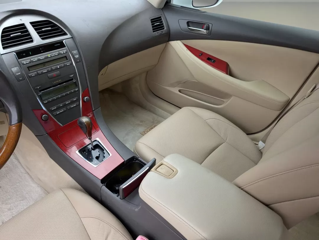 2008 /Cashmere Lexus ES 350 (JTHBJ46G782) with an Other engine, located at 3959 U.S. 80 W, Phenix City, AL, 36870, (334) 297-4885, 32.469296, -85.135185 - **Experience Unmatched Comfort and Style with the 2008 Lexus ES 350 at Gils Auto Phenix City, AL!**<br /> <br /> If you're in the market for a luxurious sedan that seamlessly combines comfort, style, and performance, look no further than the 2008 Lexus ES 350 available at Gils Auto in Phenix City, - Photo#15