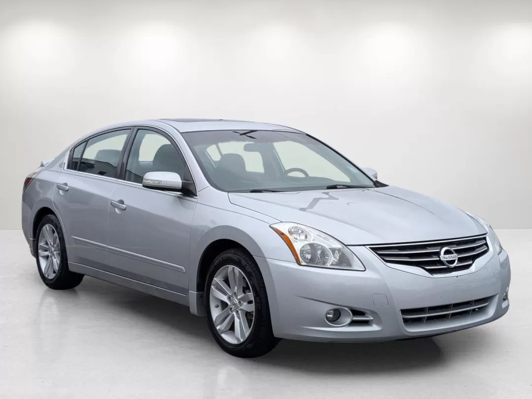 2012 /Charcoal Nissan Altima 3.5 SR (1N4BL2AP0CC) with an Other engine, located at 3959 U.S. 80 W, Phenix City, AL, 36870, (334) 297-4885, 32.469296, -85.135185 - ### Unleash the Feel of Freedom with the 2012 Nissan Altima 3.5 SR<br /> <br /> Are you ready to elevate your daily commute or embark on weekend adventures? Look no further than this stunning 2012 Nissan Altima 3.5 SR, a perfect blend of performance and style. With only 67,270 miles on the clock, th - Photo#2