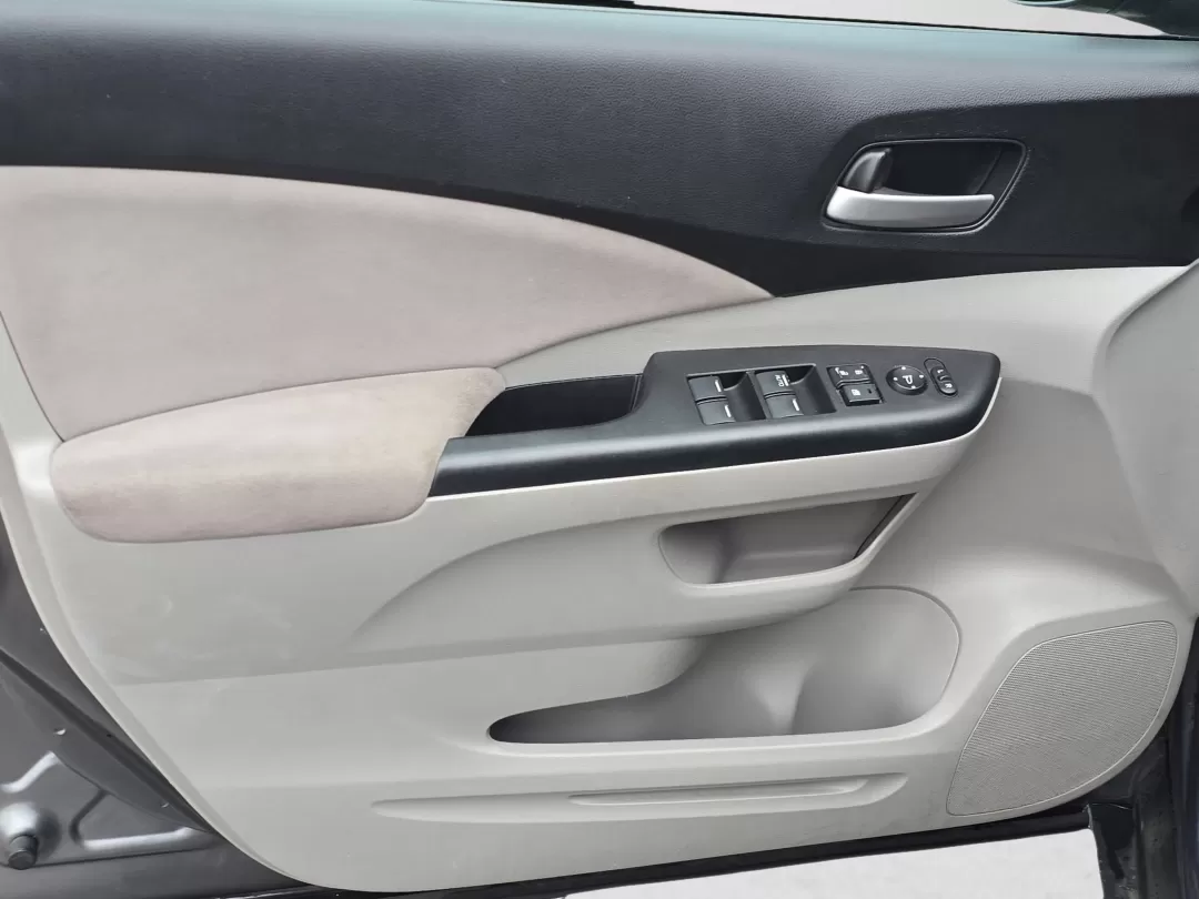 2013 /Gray Honda CR-V EX (3CZRM3H58DG) with an Other engine, located at 3959 U.S. 80 W, Phenix City, AL, 36870, (334) 297-4885, 32.469296, -85.135185 - **Your Next Adventure Awaits with the 2013 Honda CR-V EX at Gils Auto!**<br /> <br /> Are you ready to elevate your lifestyle and explore the journey ahead? Whether you're embarking on family road trips, commuting to work, or simply running errands around Phenix City, AL, the 2013 Honda CR-V EX is t - Photo#9