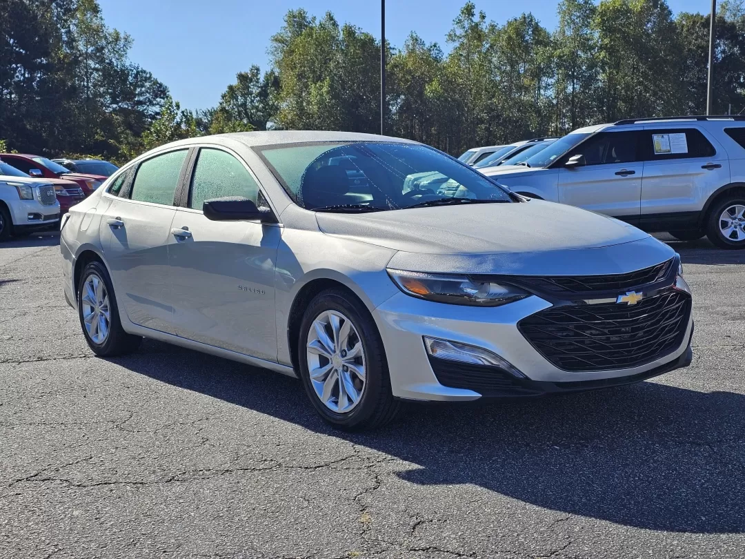 2020 /Jet Black Chevrolet Malibu LT (1G1ZD5ST2LF) with an Other engine, located at 3959 U.S. 80 W, Phenix City, AL, 36870, (334) 297-4885, 32.469296, -85.135185 - **Elevate Your Daily Commute with the 2020 Chevrolet Malibu LT Perfect for Every Adventure!**<br /> <br /> Are you tired of your daily commute? Looking for a reliable sedan that not only gets you from point A to B but also enhances your lifestyle? At Gils Auto in Phenix City, AL, we present the 202 - Photo#2