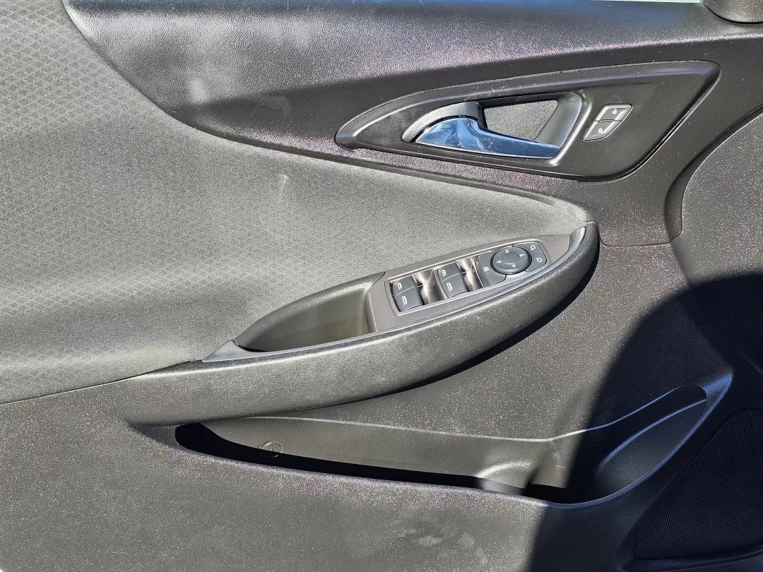 2020 /Jet Black Chevrolet Malibu LT (1G1ZD5ST2LF) with an Other engine, located at 3959 U.S. 80 W, Phenix City, AL, 36870, (334) 297-4885, 32.469296, -85.135185 - **Elevate Your Daily Commute with the 2020 Chevrolet Malibu LT Perfect for Every Adventure!**<br /> <br /> Are you tired of your daily commute? Looking for a reliable sedan that not only gets you from point A to B but also enhances your lifestyle? At Gils Auto in Phenix City, AL, we present the 202 - Photo#8