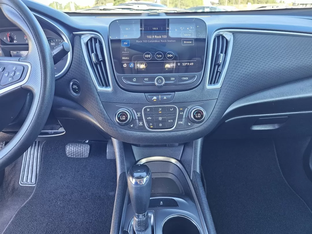 2020 /Jet Black Chevrolet Malibu LT (1G1ZD5ST2LF) with an Other engine, located at 3959 U.S. 80 W, Phenix City, AL, 36870, (334) 297-4885, 32.469296, -85.135185 - **Elevate Your Daily Commute with the 2020 Chevrolet Malibu LT Perfect for Every Adventure!**<br /> <br /> Are you tired of your daily commute? Looking for a reliable sedan that not only gets you from point A to B but also enhances your lifestyle? At Gils Auto in Phenix City, AL, we present the 202 - Photo#11