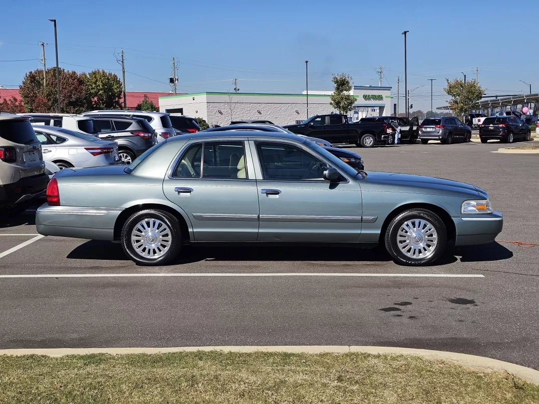 2006 Mercury Grand Marquis LS Premium (2MEFM75V36X) with an Other engine, located at 3959 U.S. 80 W, Phenix City, AL, 36870, (334) 297-4885, 32.469296, -85.135185 - 2006 Mercury Grand Marquis LS Premium - Photo#3