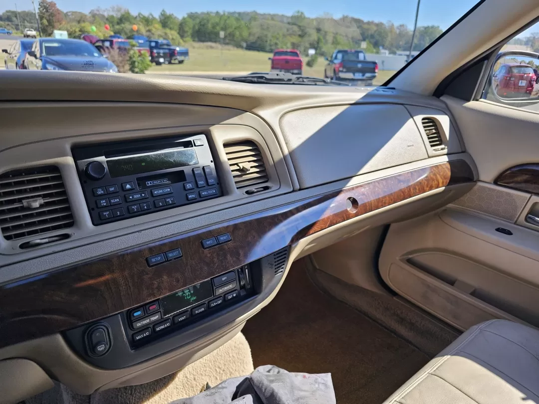 2006 Mercury Grand Marquis LS Premium (2MEFM75V36X) with an Other engine, located at 3959 U.S. 80 W, Phenix City, AL, 36870, (334) 297-4885, 32.469296, -85.135185 - 2006 Mercury Grand Marquis LS Premium - Photo#10