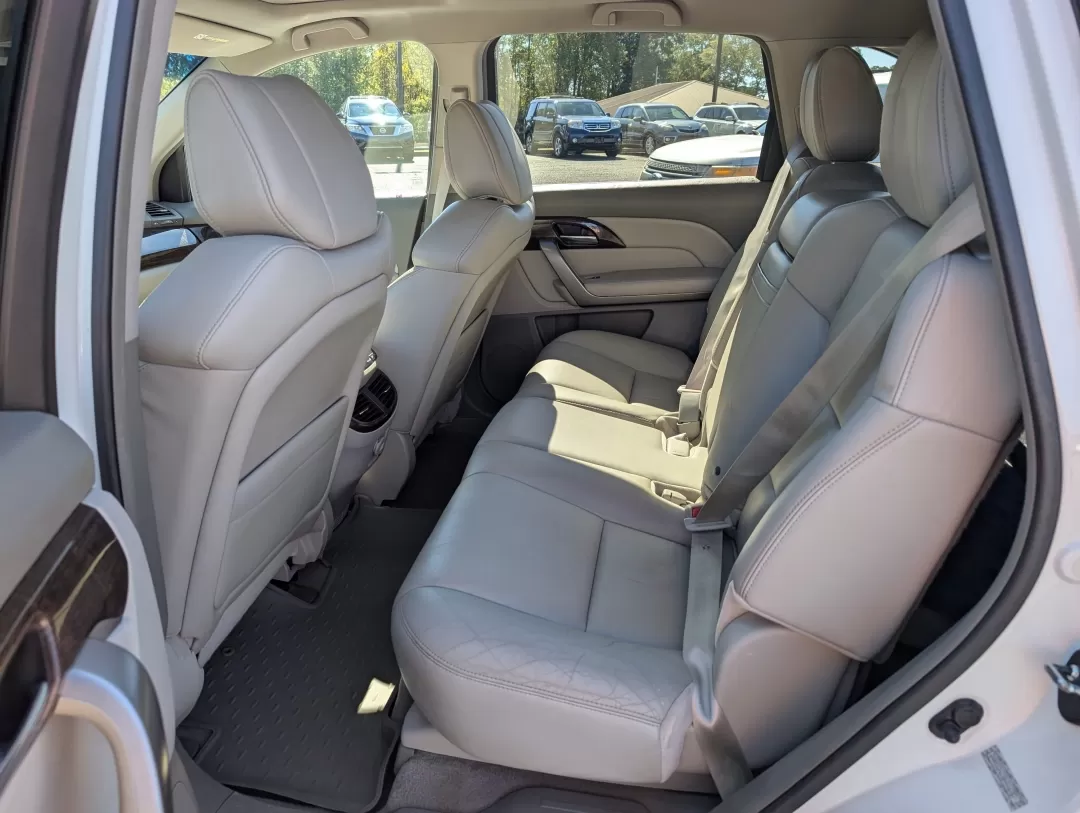 2011 Acura MDX (2HNYD2H23BH) with an Other engine, located at 3959 U.S. 80 W, Phenix City, AL, 36870, (334) 297-4885, 32.469296, -85.135185 - **Discover Adventurous Living with the 2011 Acura MDX at Gils Auto - Phenix City!**<br /> <br /> Are you searching for the perfect blend of luxury, versatility, and performance in your next vehicle? Look no further! The 2011 Acura MDX is your ticket to unforgettable family road trips, weekend advent - Photo#10