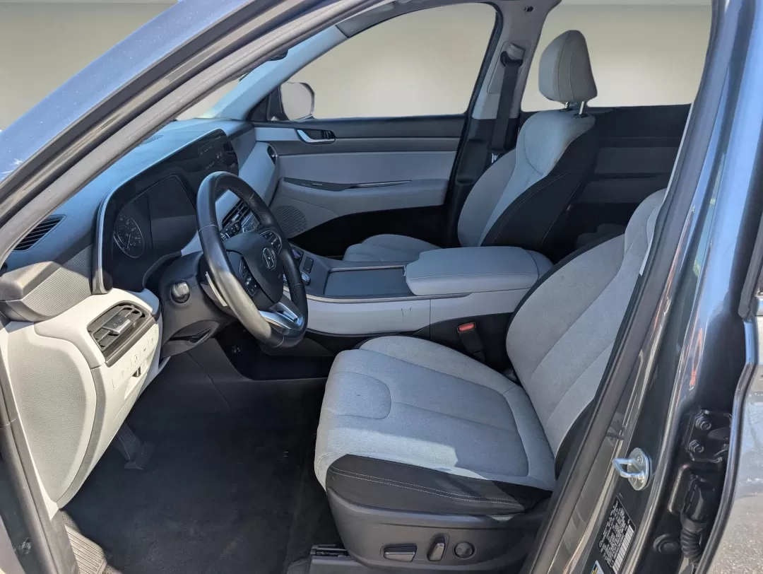 2021 /Gray Hyundai Palisade SEL (KM8R34HE5MU) with an Other engine, located at 804 22nd Ave, Phenix City, AL, 36870, (334) 297-1860, 32.484749, -85.024475 - **Discover the 2021 Hyundai Palisade SEL: Your Ideal Family SUV for Every Adventure!**<br /> <br /> Are you in the market for a versatile and spacious SUV that caters to both everyday errands and weekend getaways? Look no further! The 2021 Hyundai Palisade SEL is the perfect blend of comfort, techno - Photo#9