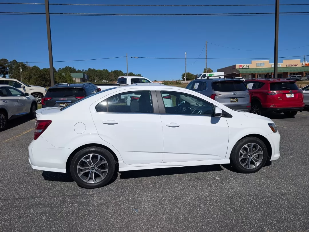2018 /Jet Black Chevrolet Sonic LT (1G1JD5SHXJ4) with an Other engine, located at 3959 U.S. 80 W, Phenix City, AL, 36870, (334) 297-4885, 32.469296, -85.135185 - **Discover Your Perfect Commute Companion: 2018 Chevrolet Sonic LT at Gils Auto, Phenix City**<br /> <br /> Are you ready to elevate your daily drive? The 2018 Chevrolet Sonic LT is the ideal choice for those who crave a reliable, fuel-efficient sedan that doesn't compromise on style or features. Wh - Photo#3