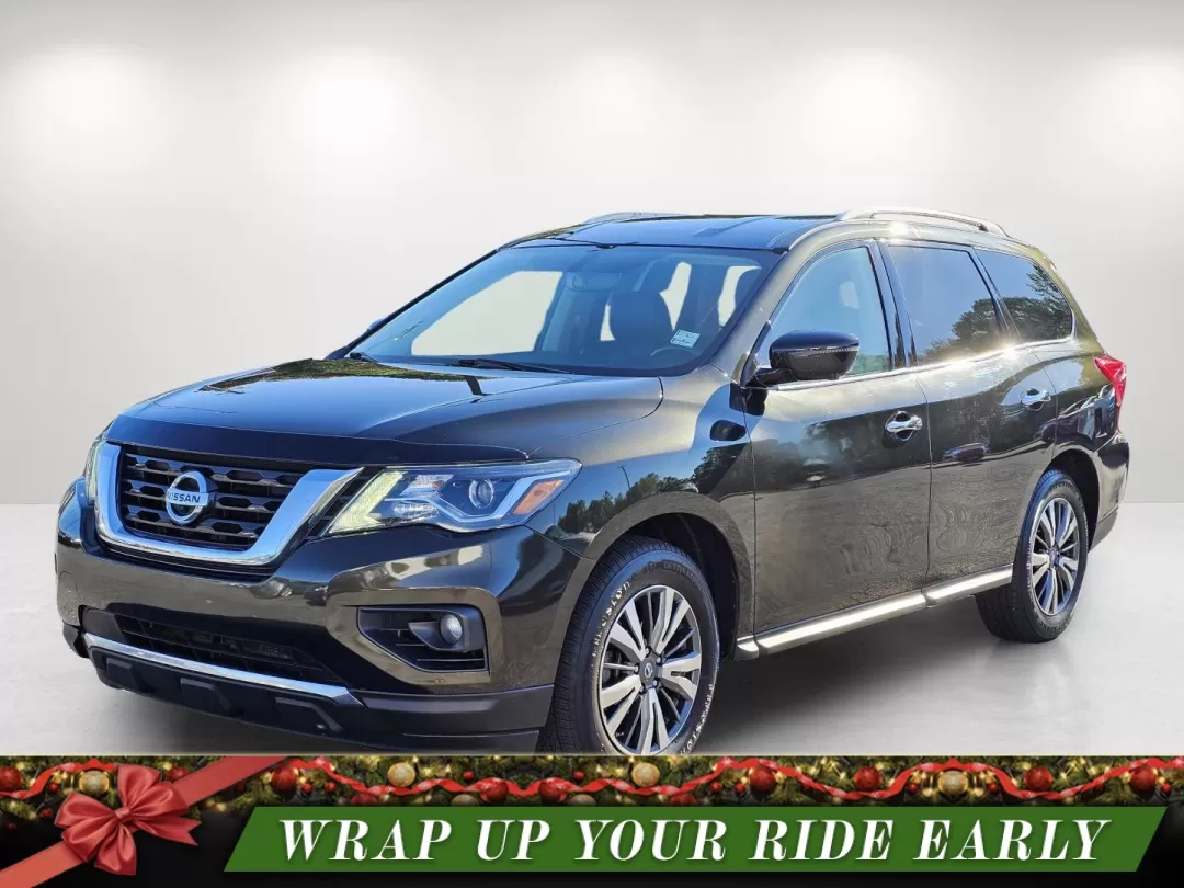 photo of 2017 Nissan Pathfinder SL