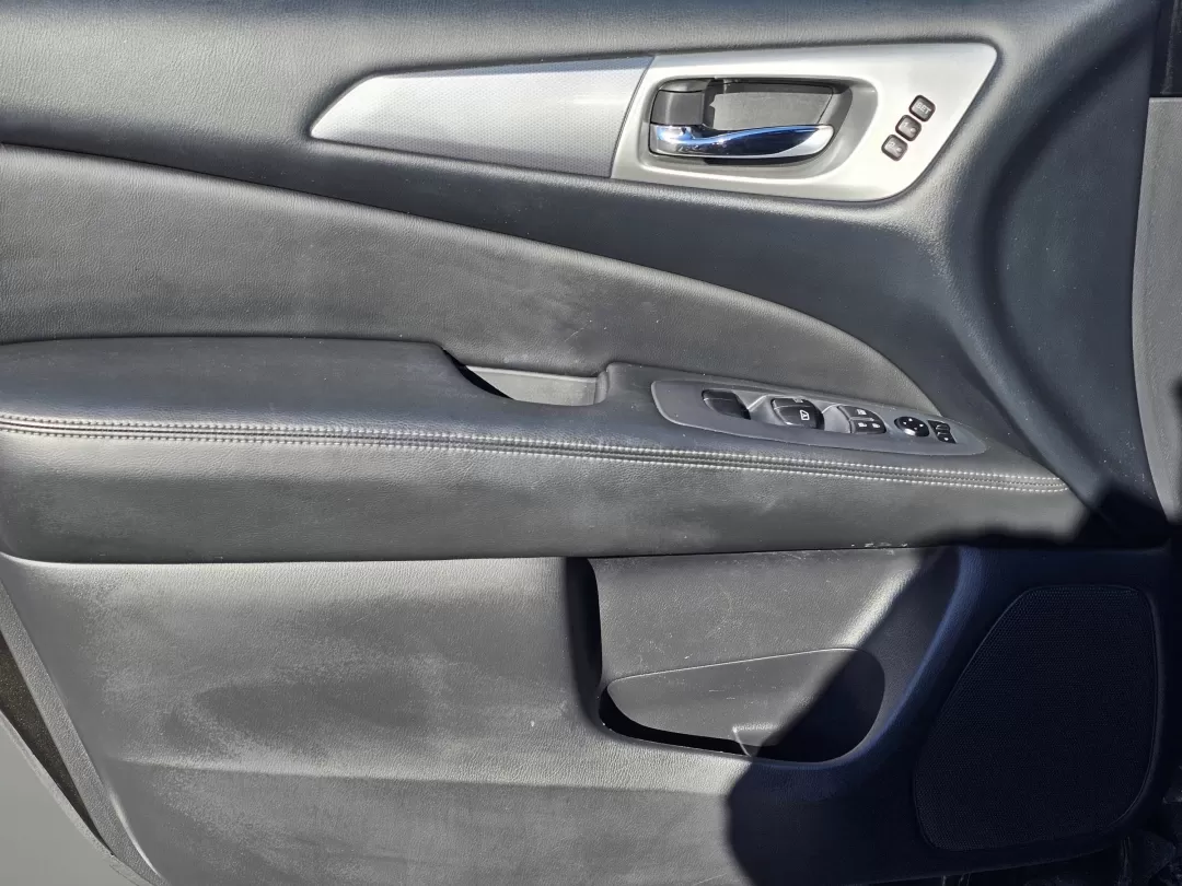 2017 /Charcoal Nissan Pathfinder SL (5N1DR2MN5HC) with an Other engine, located at 5115 14th Ave., Columbus, GA, 31904, (706) 323-0345, 32.511494, -84.971046 - **Explore the Open Road with the 2017 Nissan Pathfinder SL A Family-Friendly SUV Perfect for All Adventures!**<br /> <br /> Are you in search of a reliable and spacious vehicle that accommodates your growing family's needs? Look no further than this stunning 2017 Nissan Pathfinder SL, now available - Photo#8