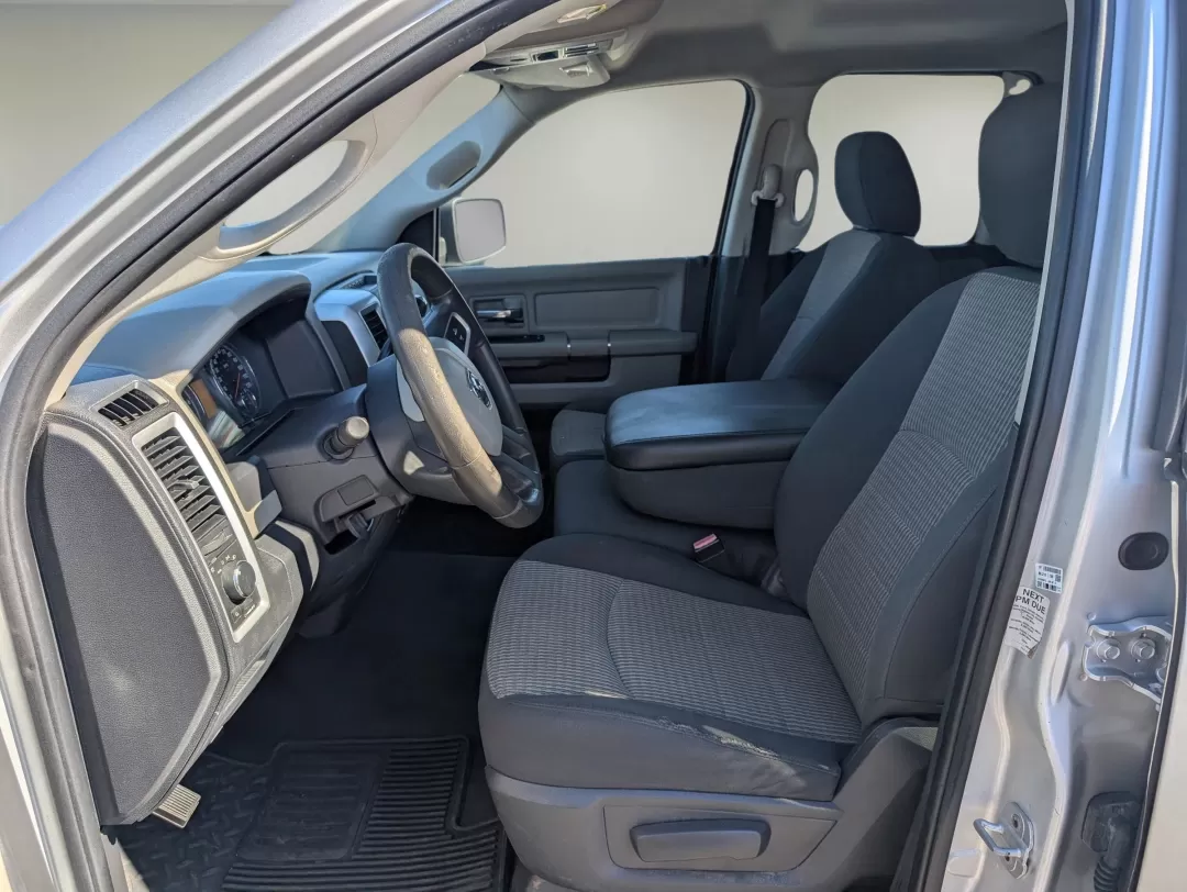 2011 /Dark Slate/Medium Graystone Ram 1500 SLT (1D7RB1GP1BS) with an Other engine, located at 7000 Northlake Connector, Columbus, GA, 31904, (706) 987-8085, 32.524975, -84.978134 - Elevate your weekend adventures and everyday commutes with this rugged yet refined 2011 Ram 1500 SLT, now available at Gils Auto in Phenix City, AL. Whether you're navigating the busy streets of downtown or heading out for a weekend camping trip, this powerful crew cab pickup is designed to handle i - Photo#9