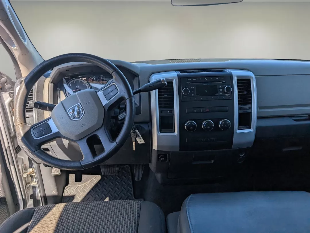 2011 /Dark Slate/Medium Graystone Ram 1500 SLT (1D7RB1GP1BS) with an Other engine, located at 7000 Northlake Connector, Columbus, GA, 31904, (706) 987-8085, 32.524975, -84.978134 - Elevate your weekend adventures and everyday commutes with this rugged yet refined 2011 Ram 1500 SLT, now available at Gils Auto in Phenix City, AL. Whether you're navigating the busy streets of downtown or heading out for a weekend camping trip, this powerful crew cab pickup is designed to handle i - Photo#12