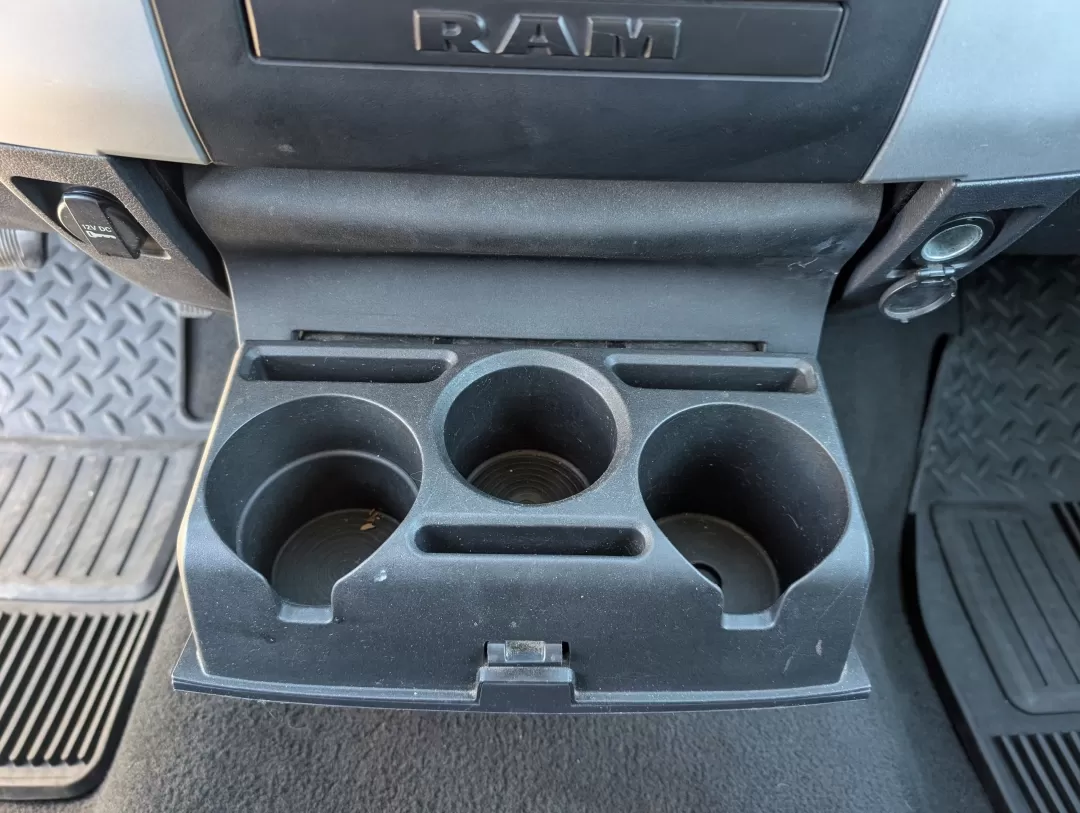 2011 /Dark Slate/Medium Graystone Ram 1500 SLT (1D7RB1GP1BS) with an Other engine, located at 7000 Northlake Connector, Columbus, GA, 31904, (706) 987-8085, 32.524975, -84.978134 - Elevate your weekend adventures and everyday commutes with this rugged yet refined 2011 Ram 1500 SLT, now available at Gils Auto in Phenix City, AL. Whether you're navigating the busy streets of downtown or heading out for a weekend camping trip, this powerful crew cab pickup is designed to handle i - Photo#14