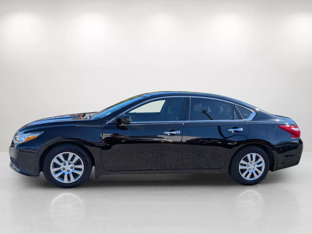 2016 /Charcoal Nissan Altima 2.5 S (1N4AL3AP3GC) with an Other engine, located at 3959 U.S. 80 W, Phenix City, AL, 36870, (334) 297-4885, 32.469296, -85.135185 - Experience a new level of driving with the 2016 Nissan Altima 2.5 S, a blend of style, reliability, and comfort-ideal for both daily commutes and weekend getaways. Whether you're a growing family navigating the bustling streets of Phenix City or a budget-conscious buyer searching for low down paymen - Photo#7