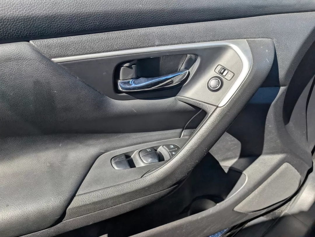 2016 /Charcoal Nissan Altima 2.5 S (1N4AL3AP3GC) with an Other engine, located at 3959 U.S. 80 W, Phenix City, AL, 36870, (334) 297-4885, 32.469296, -85.135185 - Experience a new level of driving with the 2016 Nissan Altima 2.5 S, a blend of style, reliability, and comfort-ideal for both daily commutes and weekend getaways. Whether you're a growing family navigating the bustling streets of Phenix City or a budget-conscious buyer searching for low down paymen - Photo#11