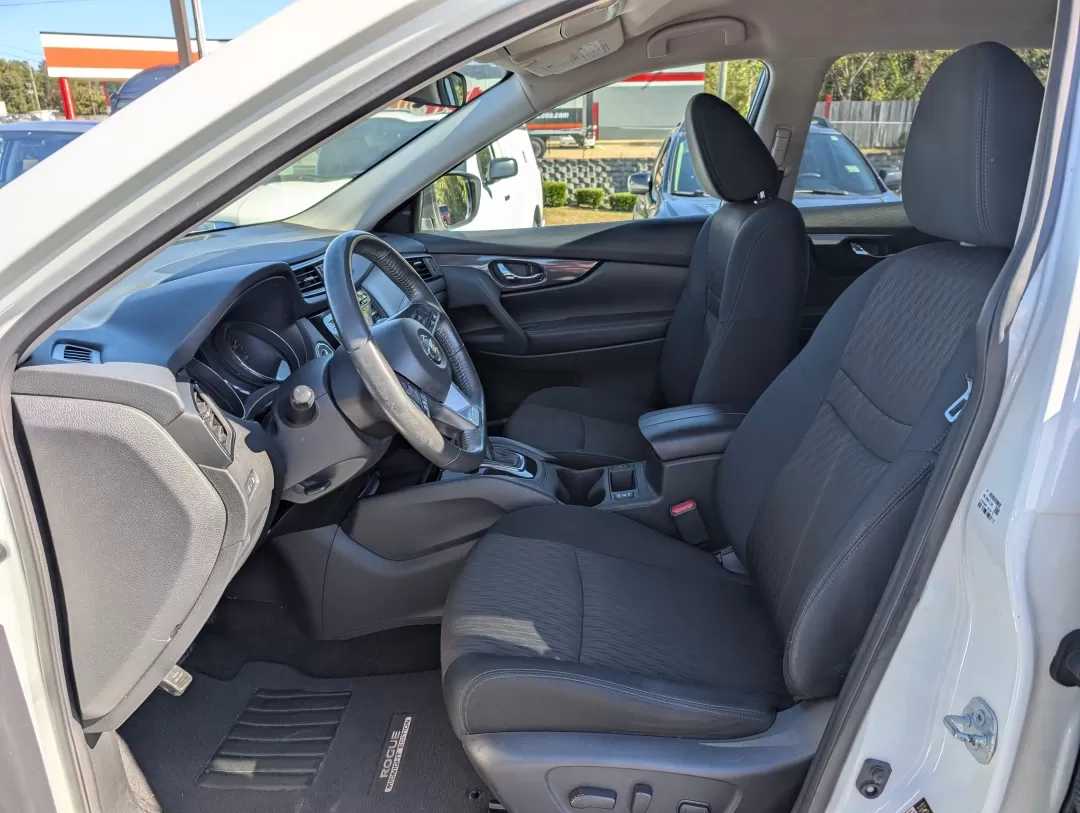 2017 /Charcoal Nissan Rogue SV (5N1AT2MT3HC) with an Other engine, located at 3959 U.S. 80 W, Phenix City, AL, 36870, (334) 297-4885, 32.469296, -85.135185 - 2017 Nissan Rogue SV - Photo#9