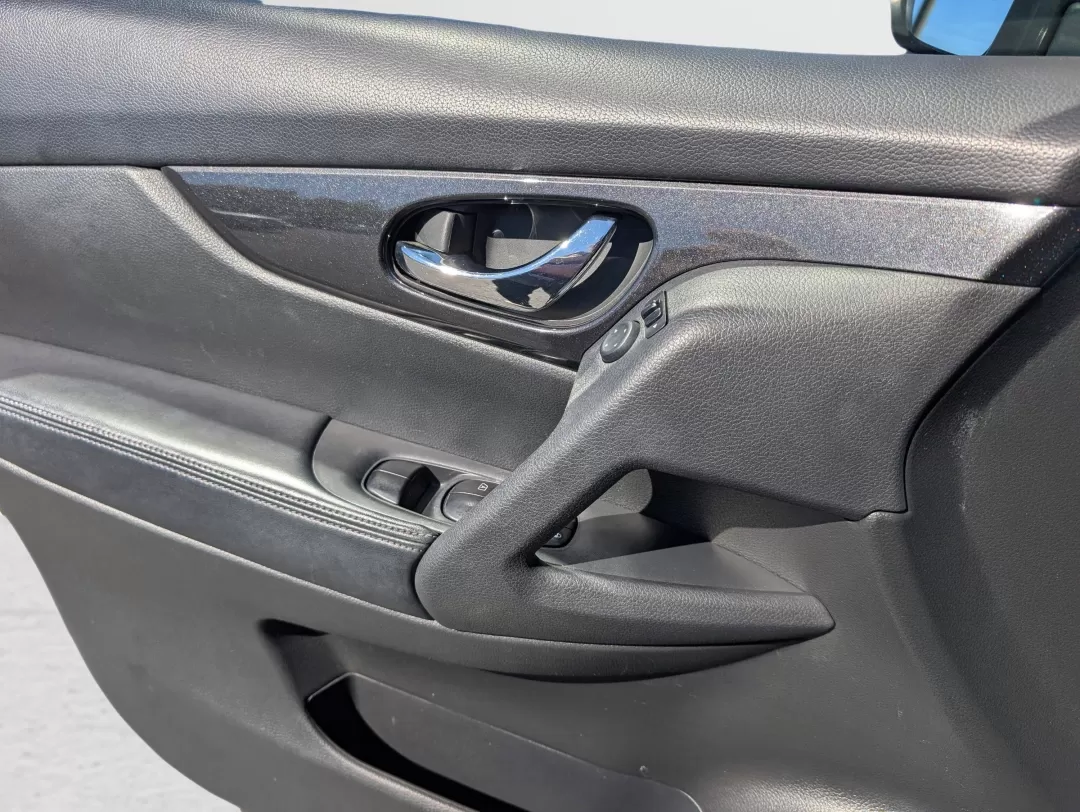 2017 /Charcoal Nissan Rogue SV (5N1AT2MT3HC) with an Other engine, located at 7000 Northlake Connector, Columbus, GA, 31904, (706) 987-8085, 32.524975, -84.978134 - **Experience Adventure with the 2017 Nissan Rogue SV at Gils Auto in Phenix City, AL!**<br /> <br /> Looking for the perfect SUV to elevate your family adventures or daily commutes? The 2017 Nissan Rogue SV is designed to meet your lifestyle needs, whether you're navigating city streets or exploring - Photo#8