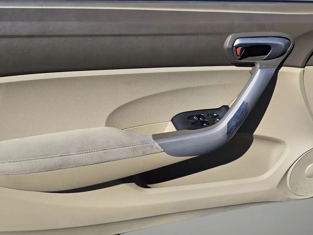 2006 Honda Civic Cpe EX (2HGFG12826H) with an Other engine, located at 521 Old Farm Lane Rd, Prattville, AL, 36066, (334) 325-1505, 32.482460, -86.416367 - Unlock the freedom of the open road and elevate your everyday adventures with this remarkable 2006 Honda Civic Coupe, now available at Gils Auto in Prattville, AL. This stylish and efficient vehicle is perfect for budget-conscious buyers who crave reliability and a dash of sportiness in their daily - Photo#9