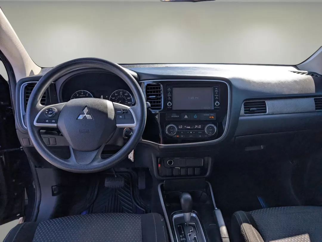 2018 Mitsubishi Outlander ES (JA4AD2A33JZ) with an Other engine, located at 1430 Gateway Drive, Opelika, AL, 36801, (334) 239-0944, 32.637871, -85.409790 - Are you ready for your next adventure? Look no further than this striking 2018 Mitsubishi Outlander ES, perfect for families on the go, weekend warriors, or anyone seeking a versatile and reliable SUV. With its spacious interior and advanced tech features, the Outlander is designed to enhance your l - Photo#12