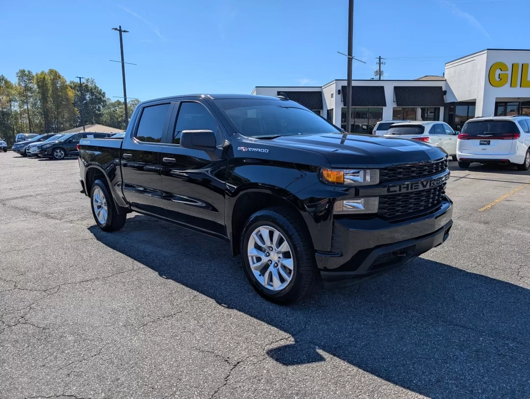 2021 /Jet Black Chevrolet Silverado 1500 Custom (1GCUYBEFXMZ) with an Other engine, located at 3959 U.S. 80 W, Phenix City, AL, 36870, (334) 297-4885, 32.469296, -85.135185 - Unleash your adventurous spirit with the 2021 Chevrolet Silverado 1500, an ideal companion whether you're navigating the daily grind or embarking on weekend getaways. Offering a perfect blend of rugged capability and modern technology, this pickup truck ensures comfort and performance, making it a t - Photo#2