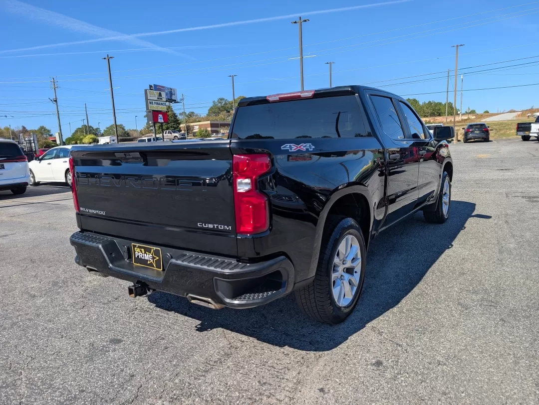 2021 /Jet Black Chevrolet Silverado 1500 Custom (1GCUYBEFXMZ) with an Other engine, located at 3959 U.S. 80 W, Phenix City, AL, 36870, (334) 297-4885, 32.469296, -85.135185 - Unleash your adventurous spirit with the 2021 Chevrolet Silverado 1500, an ideal companion whether you're navigating the daily grind or embarking on weekend getaways. Offering a perfect blend of rugged capability and modern technology, this pickup truck ensures comfort and performance, making it a t - Photo#4