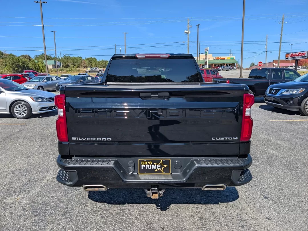 2021 /Jet Black Chevrolet Silverado 1500 Custom (1GCUYBEFXMZ) with an Other engine, located at 3959 U.S. 80 W, Phenix City, AL, 36870, (334) 297-4885, 32.469296, -85.135185 - Unleash your adventurous spirit with the 2021 Chevrolet Silverado 1500, an ideal companion whether you're navigating the daily grind or embarking on weekend getaways. Offering a perfect blend of rugged capability and modern technology, this pickup truck ensures comfort and performance, making it a t - Photo#5
