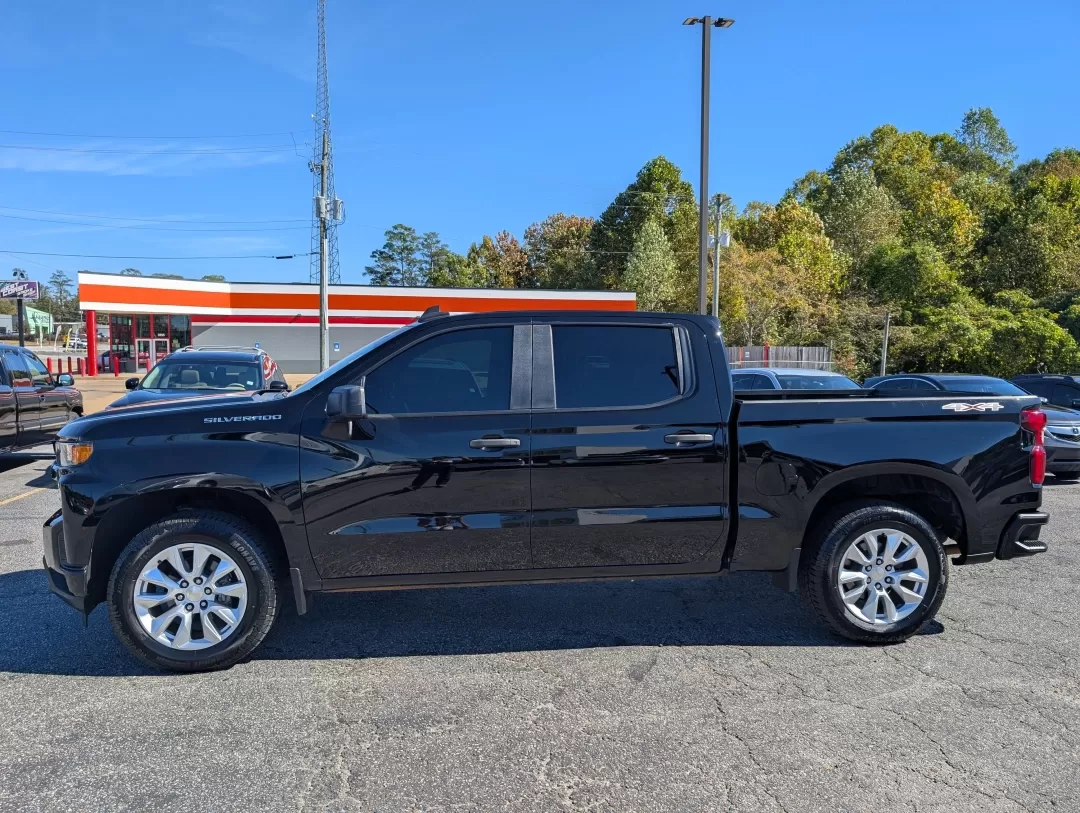 2021 /Jet Black Chevrolet Silverado 1500 Custom (1GCUYBEFXMZ) with an Other engine, located at 3959 U.S. 80 W, Phenix City, AL, 36870, (334) 297-4885, 32.469296, -85.135185 - Unleash your adventurous spirit with the 2021 Chevrolet Silverado 1500, an ideal companion whether you're navigating the daily grind or embarking on weekend getaways. Offering a perfect blend of rugged capability and modern technology, this pickup truck ensures comfort and performance, making it a t - Photo#7