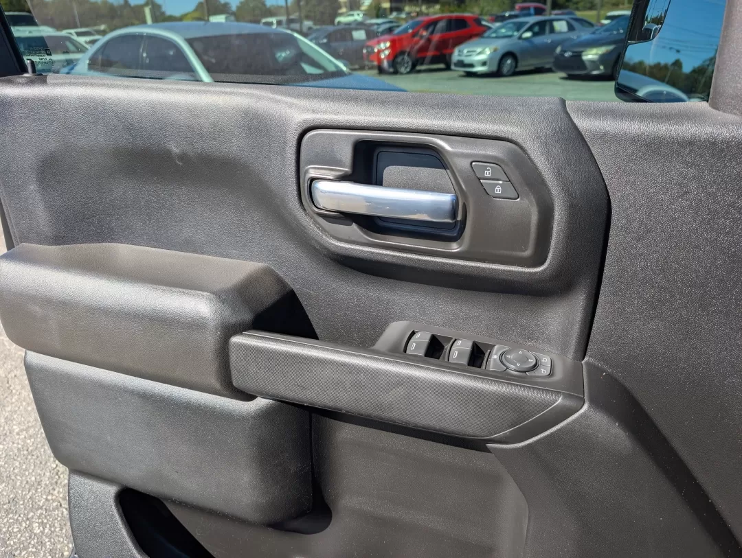 2021 /Jet Black Chevrolet Silverado 1500 Custom (1GCUYBEFXMZ) with an Other engine, located at 3959 U.S. 80 W, Phenix City, AL, 36870, (334) 297-4885, 32.469296, -85.135185 - Unleash your adventurous spirit with the 2021 Chevrolet Silverado 1500, an ideal companion whether you're navigating the daily grind or embarking on weekend getaways. Offering a perfect blend of rugged capability and modern technology, this pickup truck ensures comfort and performance, making it a t - Photo#8