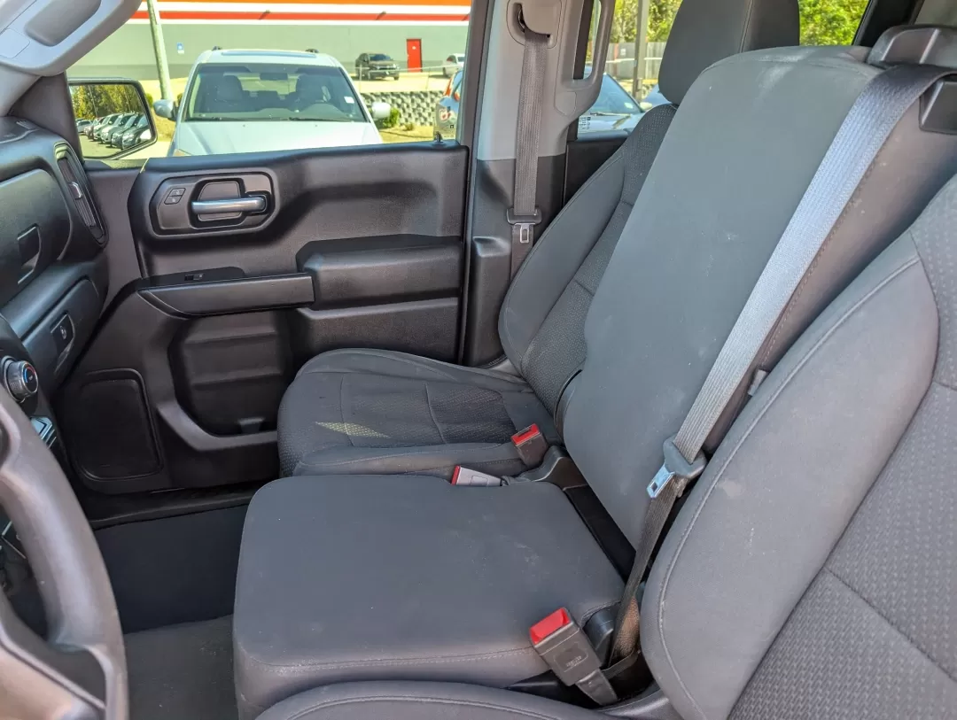 2021 /Jet Black Chevrolet Silverado 1500 Custom (1GCUYBEFXMZ) with an Other engine, located at 3959 U.S. 80 W, Phenix City, AL, 36870, (334) 297-4885, 32.469296, -85.135185 - Unleash your adventurous spirit with the 2021 Chevrolet Silverado 1500, an ideal companion whether you're navigating the daily grind or embarking on weekend getaways. Offering a perfect blend of rugged capability and modern technology, this pickup truck ensures comfort and performance, making it a t - Photo#10