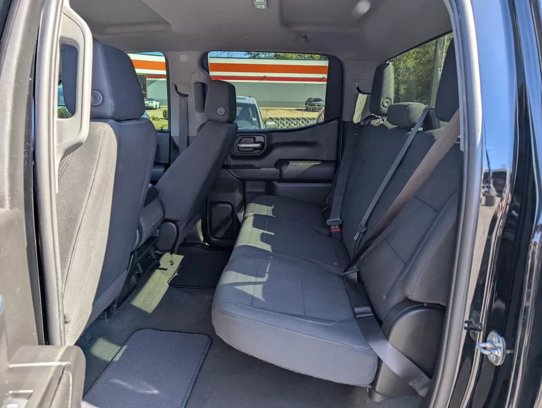 2021 /Jet Black Chevrolet Silverado 1500 Custom (1GCUYBEFXMZ) with an Other engine, located at 3959 U.S. 80 W, Phenix City, AL, 36870, (334) 297-4885, 32.469296, -85.135185 - Unleash your adventurous spirit with the 2021 Chevrolet Silverado 1500, an ideal companion whether you're navigating the daily grind or embarking on weekend getaways. Offering a perfect blend of rugged capability and modern technology, this pickup truck ensures comfort and performance, making it a t - Photo#11