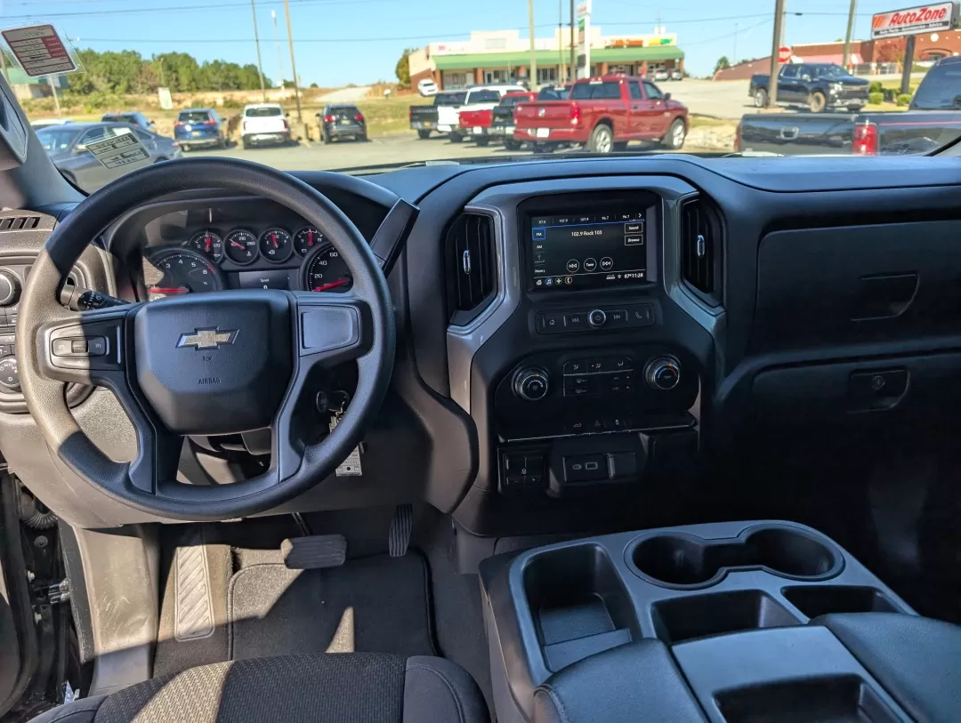 2021 /Jet Black Chevrolet Silverado 1500 Custom (1GCUYBEFXMZ) with an Other engine, located at 3959 U.S. 80 W, Phenix City, AL, 36870, (334) 297-4885, 32.469296, -85.135185 - Unleash your adventurous spirit with the 2021 Chevrolet Silverado 1500, an ideal companion whether you're navigating the daily grind or embarking on weekend getaways. Offering a perfect blend of rugged capability and modern technology, this pickup truck ensures comfort and performance, making it a t - Photo#12