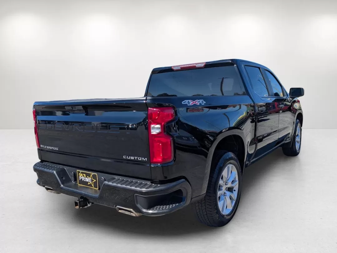 2021 /Jet Black Chevrolet Silverado 1500 Custom (1GCUYBEFXMZ) with an Other engine, located at 7000 Northlake Connector, Columbus, GA, 31904, (706) 987-8085, 32.524975, -84.978134 - Unleash your adventurous spirit with the 2021 Chevrolet Silverado 1500, an ideal companion whether you're navigating the daily grind or embarking on weekend getaways. Offering a perfect blend of rugged capability and modern technology, this pickup truck ensures comfort and performance, making it a t - Photo#4
