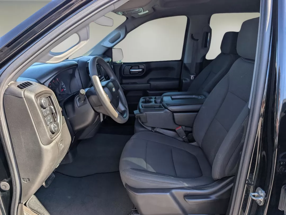 2021 /Jet Black Chevrolet Silverado 1500 Custom (1GCUYBEFXMZ) with an Other engine, located at 7000 Northlake Connector, Columbus, GA, 31904, (706) 987-8085, 32.524975, -84.978134 - Unleash your adventurous spirit with the 2021 Chevrolet Silverado 1500, an ideal companion whether you're navigating the daily grind or embarking on weekend getaways. Offering a perfect blend of rugged capability and modern technology, this pickup truck ensures comfort and performance, making it a t - Photo#8