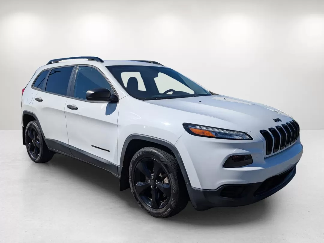 2017 /Black Jeep Cherokee Altitude (1C4PJLAB5HW) with an Other engine, located at 3959 U.S. 80 W, Phenix City, AL, 36870, (334) 297-4885, 32.469296, -85.135185 - 2017 Jeep Cherokee Altitude - Photo#2