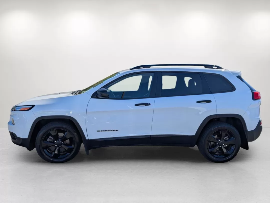 2017 /Black Jeep Cherokee Altitude (1C4PJLAB5HW) with an Other engine, located at 3959 U.S. 80 W, Phenix City, AL, 36870, (334) 297-4885, 32.469296, -85.135185 - 2017 Jeep Cherokee Altitude - Photo#7